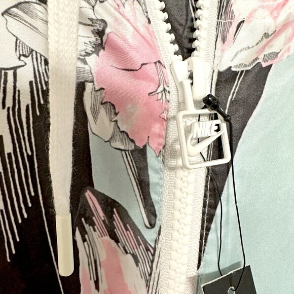 NEW Nike Hyper Windrunner Jacket - Picture 6 of 15